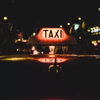 La ville de Nice compte plus de 400 taxis (©UNSPLASH) 