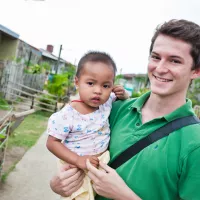 Un jeune volontaire français en mission aux Philippines, en 2011 ©Jean Matthieu GAUTIER/CIRIC