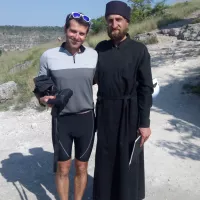 olivier avec un pretre orthodoxe moldave