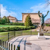 © Alamyimages. Statue en hommage à la saga Rocky à Philadelphie. 