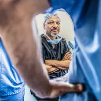 Ibrahim Bah-Clozel dans l'hôpital Ignace Deen à Conakry ©Jean-Marie Hosatte