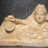 ©Volterra, Etruscan Museum "Guarnacci" ; musée de la Romanité de Nîmes