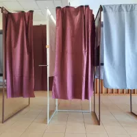 Un bureau de vote à Falicon (Alpes-Maritimes) - Photo RCF