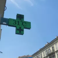 Une pharmacie donne la température dans le centre-ville de Nice - RCF