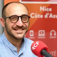 Enzo Giusti dans le studio de RCF - Photo Nice Presse