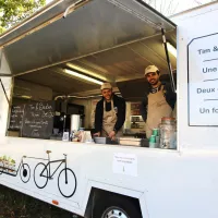 Le foodtruck de Tim Nicolas et Bastien Maliar pour lutter contre la précarité alimentaire des jeunes (Photo : ER)