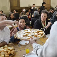 Repas partagé lors de la première journée mondiale des pauvres, 2017, Paris ©Corinne SIMON/CIRIC