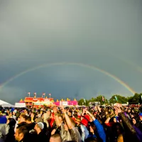 Double Arc-en-Ciel au festival de Dour ©Kmeron