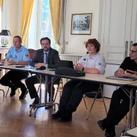 Les forces de sécurité réunies en préfecture © Martin Obadia 
