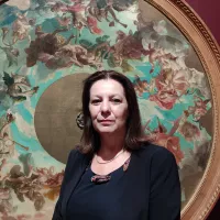 Anne Esnault, directrice des musées d'Angers, devant une oeuvre de Jules-Eugène Lenepveu ©RCF Anjou