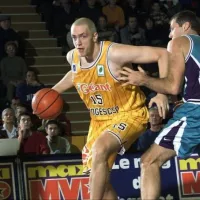 Fred Weis avec le maillot de Limoges en 1999-2000