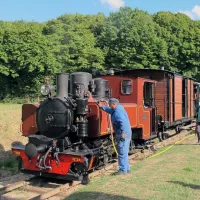 Le train du Bas-Berry en gare d'Heugnes ©Wikimédia commons