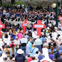 Plusieurs milliers de personnes ont assisté à la messe du 15 août sur la prairie du sanctuaire, Lourdes, le 15/08/2022 ©Laurent Ferriere / Hans Lucas