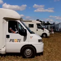 Les camping-cars rassemblés à Malestroit ©Diocèse de Vannes