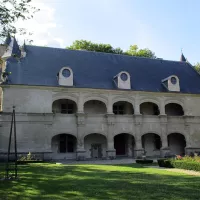 Le château de Dampierre-sur-Boutonne ©Wikimédia commons