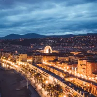 Nice de nuit - Photo by Joachim Lesne on Unsplash