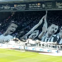 Un tifo a été déployé avant le début du match dans la tribune Coubertin, en hommage aux "anciens du club et au nouveau capitaine - ©RCF Anjou 2022