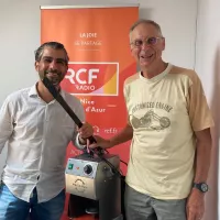 Anton Hassoun et Guy Mausy dans les studios de RCF Nice Côte d'Aur - Photo : RCF Nice Côte d'Azur 