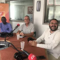 De gauche à droite : père Tanguy Nana, Xavier Cottarel et père Yann Vagneux