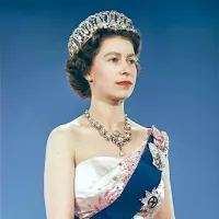 Portrait officiel de la reine Elizabeth II en 1959 ©Wikimédia Commons