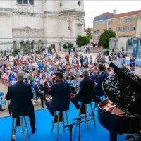 l'estrade des regards croisés - © RCF Lyon (Grégoire Soual-Dubois)