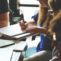 Des rendez-vous mensuels permettent à chaque partie de s'aider mutuellement