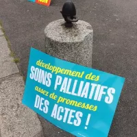 Le collectif "Soulager mais pas tuer" organise une opération de sensibilisation - © "Soulager mais pas tuer" Rouen