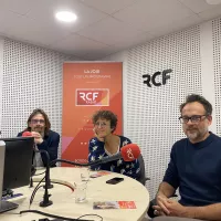 De gauche à droite : Arnaud Schwartz, directeur de l'IJBA, Anne-Sophie Novel, journaliste indépendante, et Simon Barthélémy, rédacteur en chef de Rue89 Bordeaux