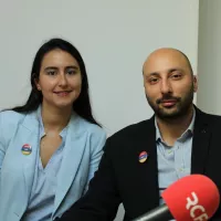 Alex Zinciryan et Karine Kirkorian dans le studio de RCF Nice - Photo SCG