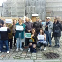 Manifestation devant l'évêché à l'appel du collectif "Agir pour notre Eglise" - ©RCF Anjou