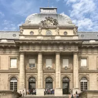 Le Palais de Justice de Paris sur l'île de la Cité. C'est ici que se tient le procès de l'attentat du 14 juillet 2016 sur la Promenade des Anglais - Par xiquinhosilva from Cacau — 58992-Paris, CC BY 2.0