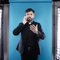 Monsieur le curé fait sa crise - © Première Partie Music