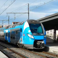 TER en gare d'Oullins - CC BY-SA 4.0 Smiley Toerist via Wikimedia Commons