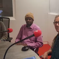 De gauche à droite : Martine, Abakar et Jean-Pierre Auchard ©RCF Haute-Normandie