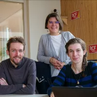 de guache à droite : Thomas Gaudin, Charlotte Bricout et Clémence Pasquier - © RCF Lyon