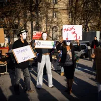 À l'appel de la coalition mondiale pour la COP27, une manifestation à Paris pour pour faire entendre la voix des citoyens, le 12/11/2022 ©Xose Bouzas / Hans Lucas