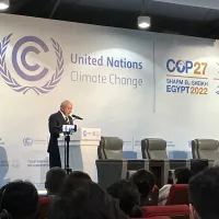 Lula prononçant un discours à la COP27. Il a affirmé que le Brésil allair redevenir une "référence climatique mondiale". © Anne Henry / RCF