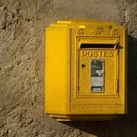 La Poste recrute 3 000 CDD et intérimaires. 