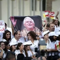 DR Foule pendant le voyage de Benoît XVI au Liban