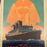 « En Méditerranée », © Collection French Lines & Compagnies, une affiche illustrée par Georges Taboureau dit Sandy Hook pour la Compagnie des Messageries Maritimes, avec le paquebot Champollion (MM 1925) 