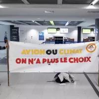 Action de désobéissance civile à l’aéroport de Nantes-Atlantique, le 13 novembre 2022 ©Jeremie Lusseau / Hans Lucas France