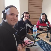 Mathieu Debast avec Benjamin et Tiffany, ses invités