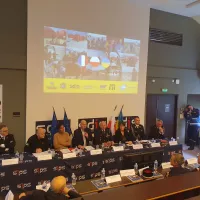 Les pompiers humanitaires français ont présenté à la presse leur nouveau projet pour l’Ukraine avec tous leurs partenaires. Ⓒ Lucas Lauber / RCF Saint-Étienne