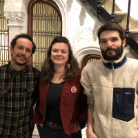 Sara Clairet directrice du studio Bobbypills d'Angoulême entouré de David Alric directeur général et Nicolas Athané réalisateur auteur