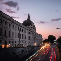 Grand Hôtel Dieu - © Sylvain Gllm via Unsplash