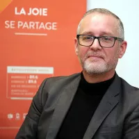 Le pasteur Xavier Lavie dans les studios de Dialogue RCF ©Robert Poulain