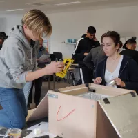 Construction d'un four solaire au collège Les Saules