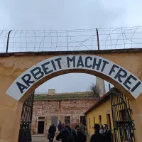 L'entrée du Ghetto de Terezin © Gabriel Laprade