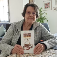 Anne Guillou présente son roman "Derrière les murs" chez Skol Vreizh @ Christophe Pluchon, RCF 2023