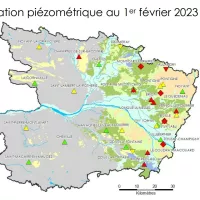 En Maine-et-Loire, 70 % des nappes phréatiques affichaient un niveau bas (en jaune) ou très bas (en rouge) au 1er février 2023. ©BRGM Pays de la Loire